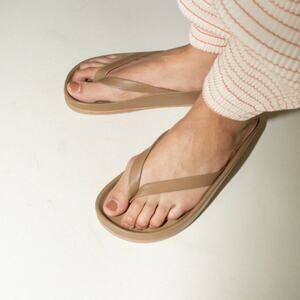 LAUREN MANOOGIAN Zori Sandal Loam Tan Neutral Leather